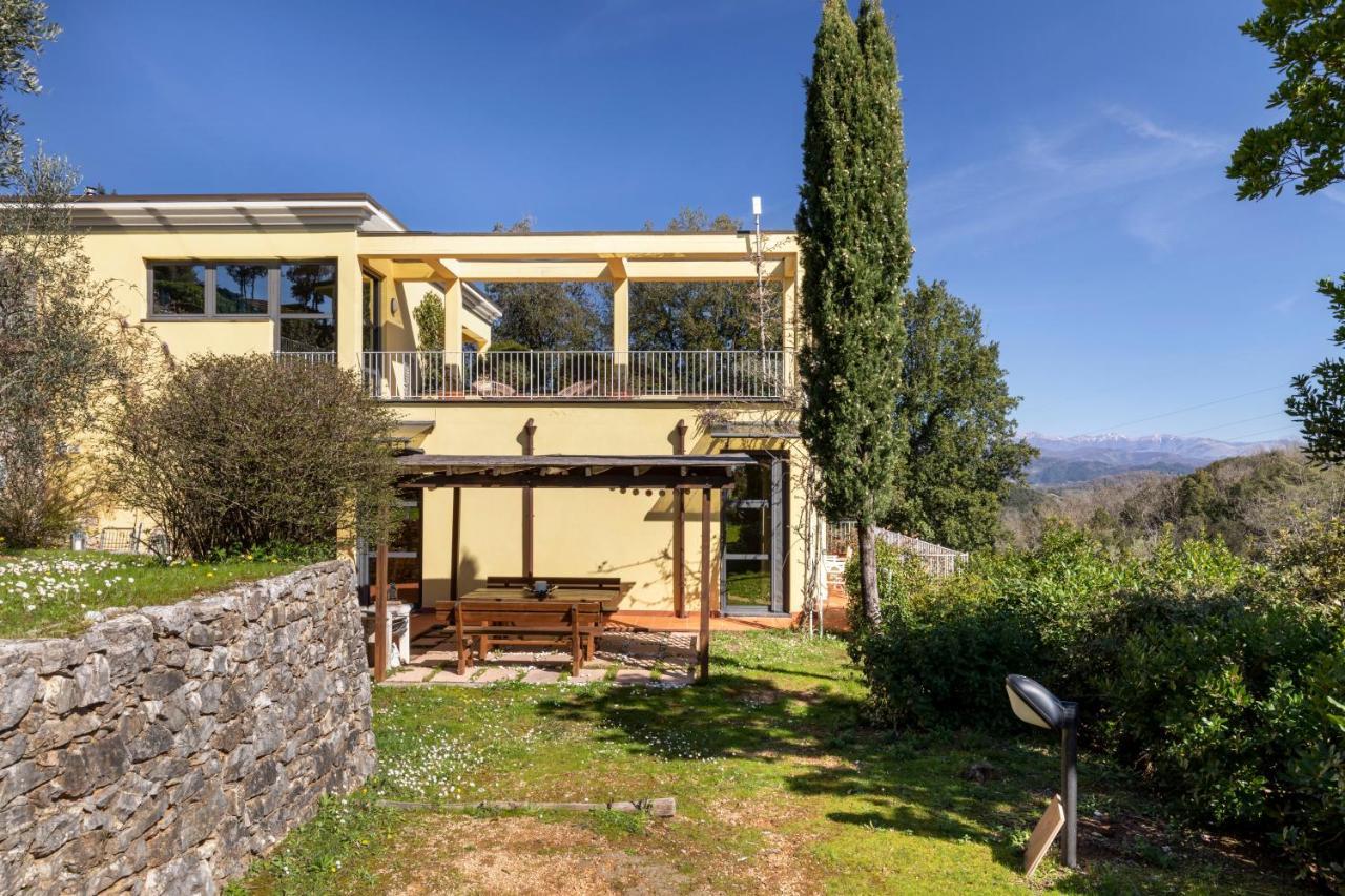 Holiday Prato Verde Chiatri Exterior photo
